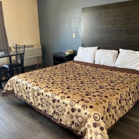 Economy Inn Фресно Екстериор снимка