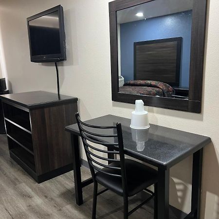 Economy Inn Фресно Екстериор снимка
