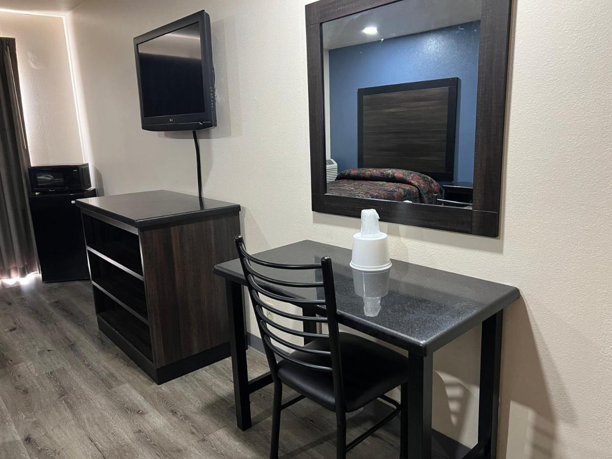 Economy Inn Фресно Екстериор снимка
