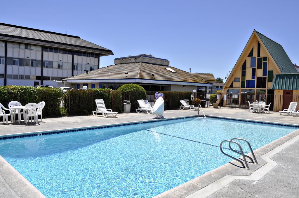 Economy Inn Фресно Екстериор снимка