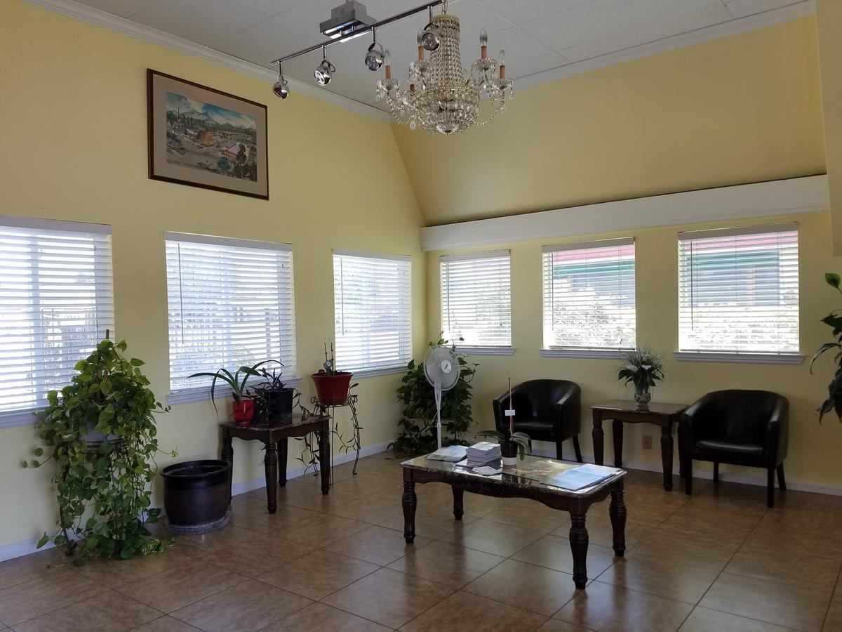 Economy Inn Фресно Екстериор снимка