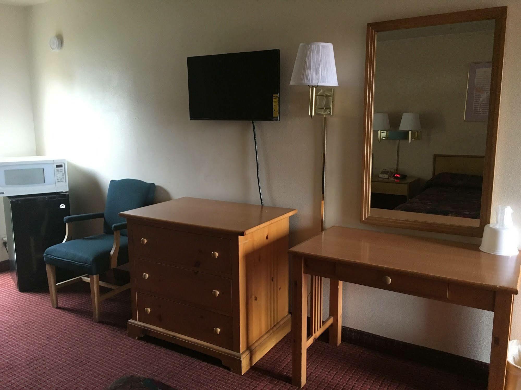 Economy Inn Фресно Екстериор снимка
