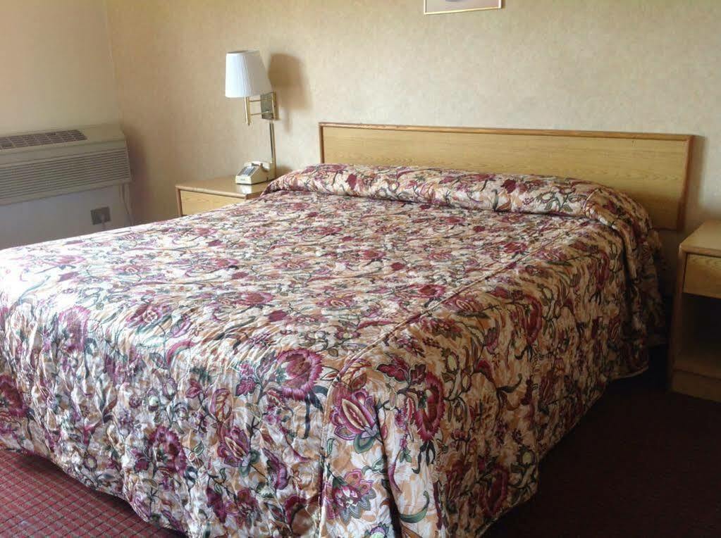 Economy Inn Фресно Екстериор снимка